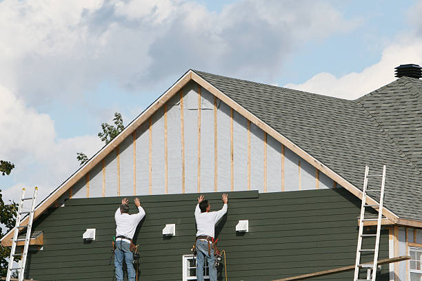 Professional Siding Replacement technician working in Chesapeake City, MD
